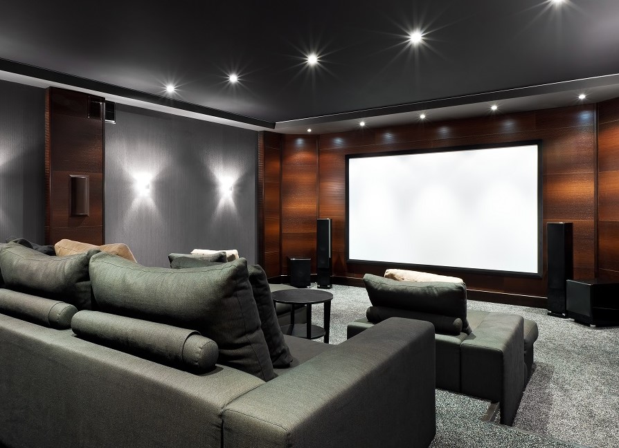 3 Reasons to Ditch the Movies and Enjoy a Private Home Theater